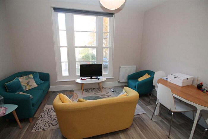 3 Bedroom Flat To Rent In A Chandos Road, Bristol, BS6
