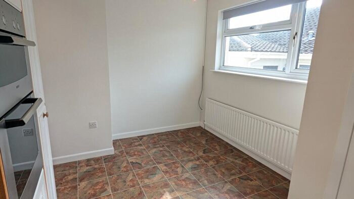 2 Bedroom Bungalow For Sale In Millers Gardens, Wells, BA5