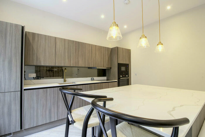 1 Bedroom Apartment To Rent In Park Square East, Leeds, LS1