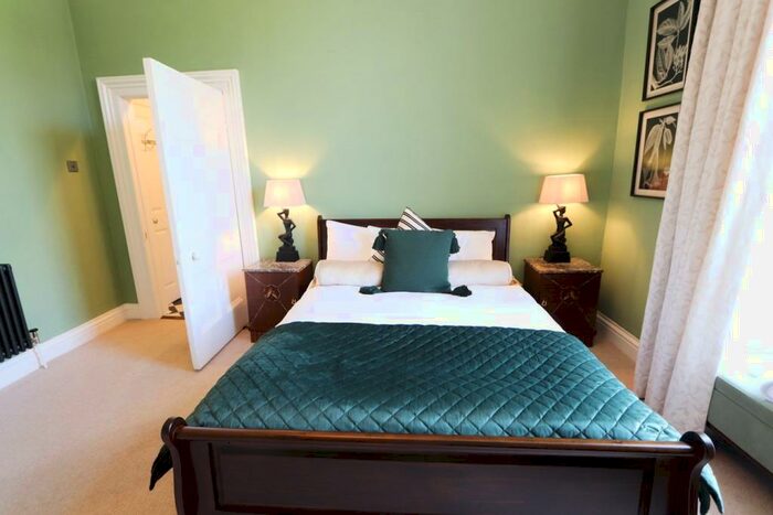 1 Bedroom Apartment To Rent In Clifton Park Road, Bristol, BS8