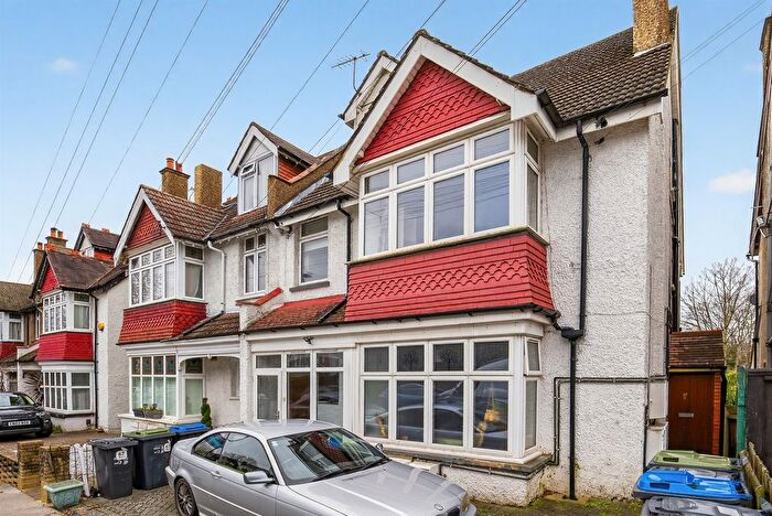 2 Bedroom Flat For Sale In Blenheim Park Road, South Croydon, CR2