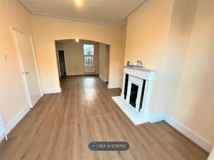 3 Bedroom Terraced House To Rent In Roslyn Road, London N15