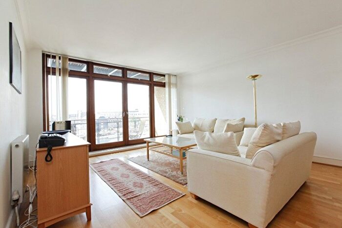 2 Bedroom Flat To Rent In Osprey Court, Star Place, London, E1W