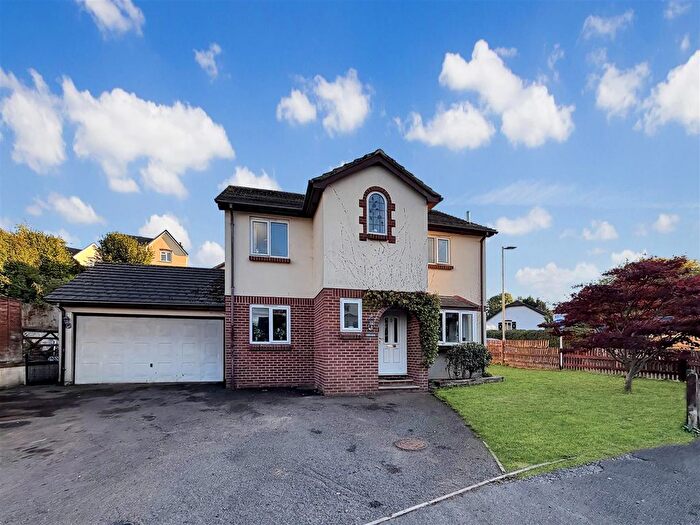 4 Bedroom Detached House For Sale In Larksmead Close, Ogwell, Newton Abbot, TQ12