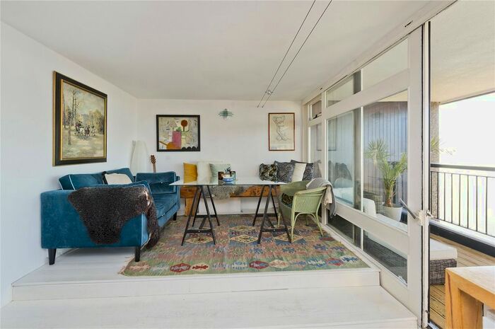 3 Bedroom Flat To Rent In Golborne Road, London, W10