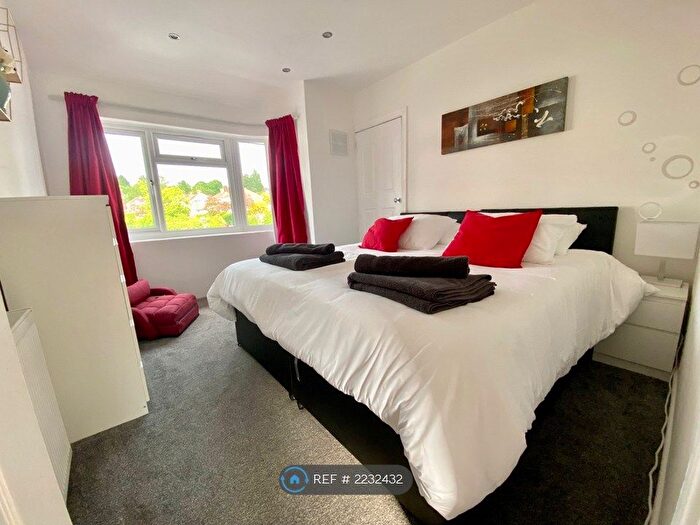 2 Bedroom Maisonette To Rent In Windermere Road, Reading, RG2