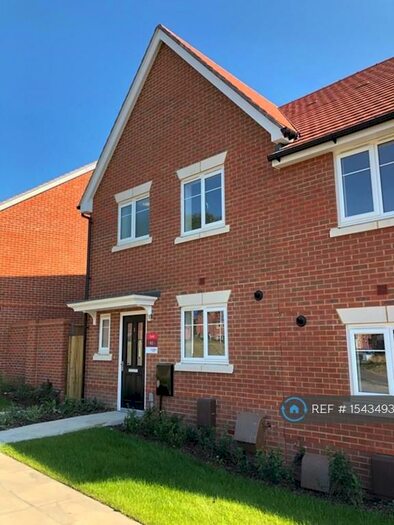 3 Bedroom Semi-Detached House To Rent In Gobey Drive, West Broyle, Chichester, PO19