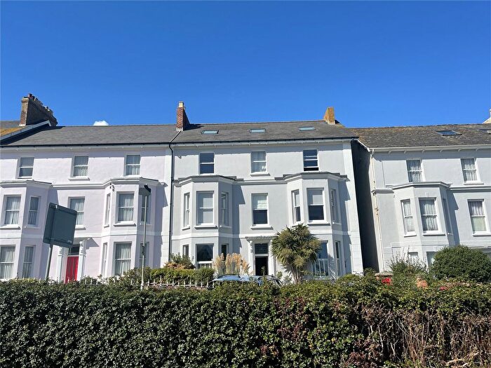 3 Bedroom Flat To Rent In Seafield Road, Seaton, Devon, EX12