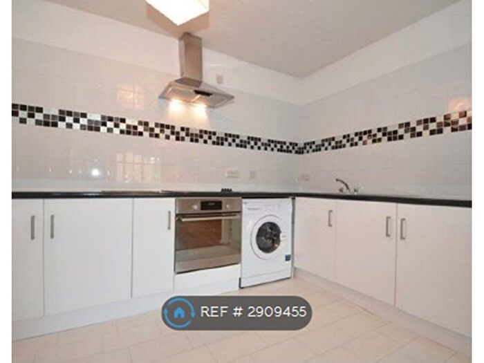 1 Bedroom Flat To Rent In Lowdell Close, West Drayton, UB7