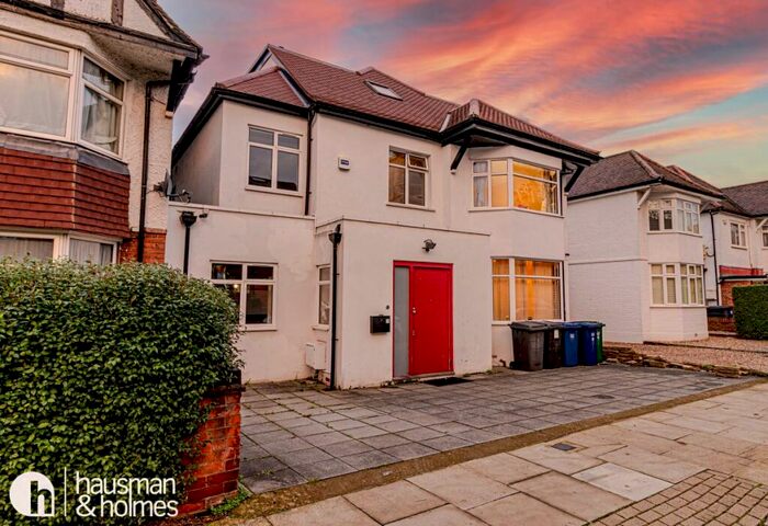 6 Bedroom Semi-Detached House To Rent In Beechcroft Avenue, Golders Green, NW11