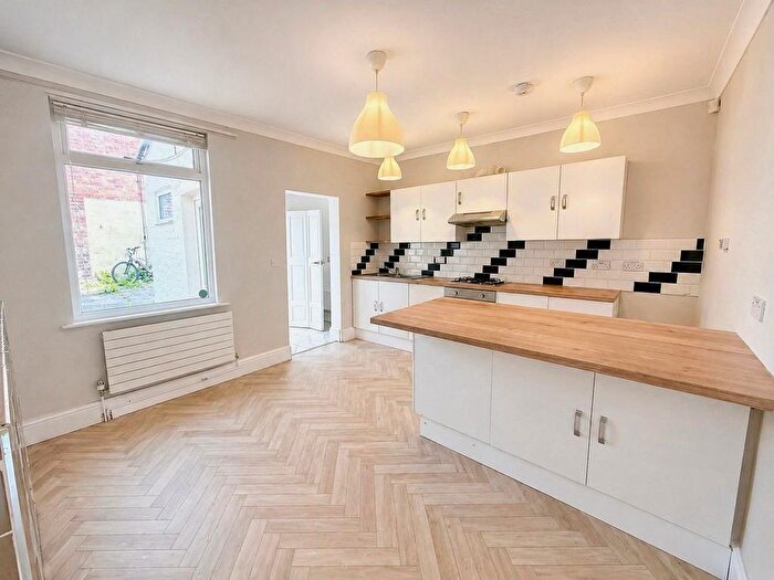 3 Bedroom Terraced House To Rent In Wakefield, WF2