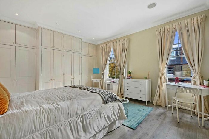 4 Bedroom Maisonette To Rent In Warriner Gardens, London, SW11