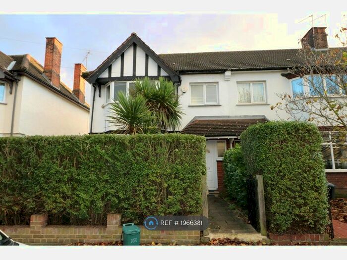 4 Bedroom Semi-Detached House To Rent In Cloister Road, London, W3