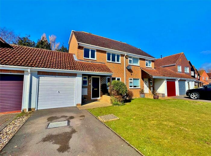3 Bedroom Semi-Detached House To Rent In Rucrofts Close, Bognor Regis, West Sussex, PO21