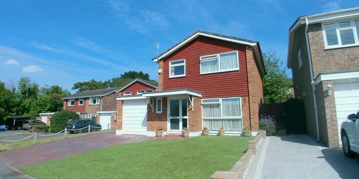 3 Bedroom Detached House To Rent In Pine Place, Banstead SM7