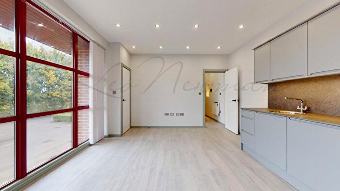 1 Bedroom Flat To Rent In Woodlands Business Village, Coronation Road, RG21