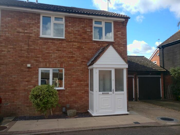 4 Bedroom Property To Rent In Barrie Close, Aylesbury HP19