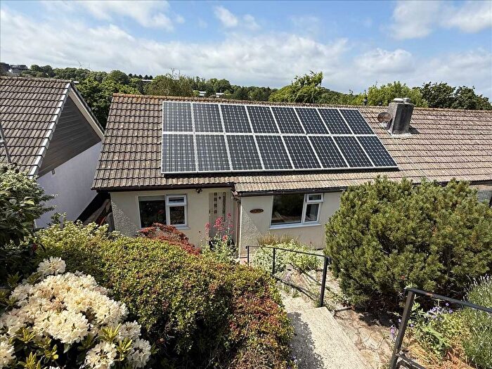 4 Bedroom Bungalow For Sale In Penvale Crescent, Penryn, TR10