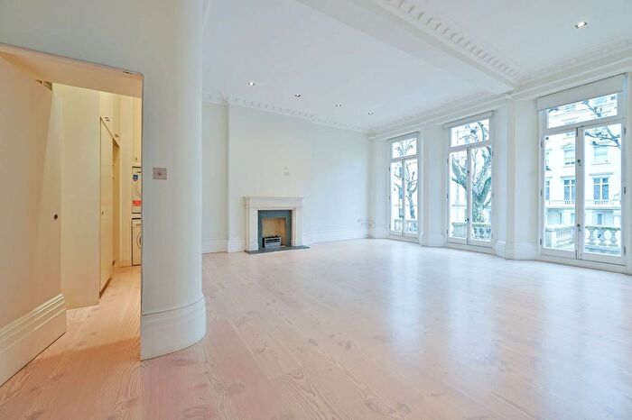 4 Bedroom Flat To Rent In Queens Gate, South Kensington, London, SW7