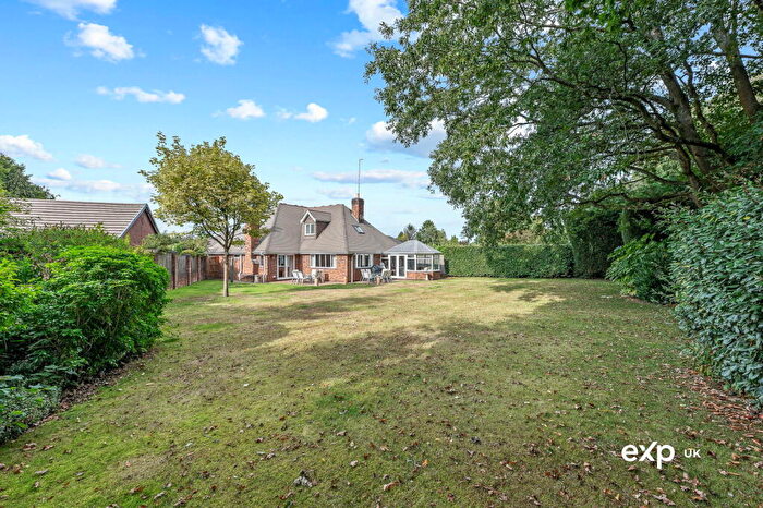 6 Bedroom Detached House For Sale In Regina Crescent, Ravenshead, NG15