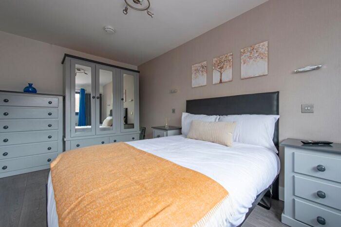 4 Bedroom House To Rent In Radnor Road, London, SE15