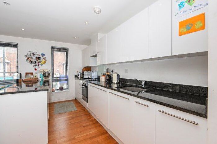 2 Bedroom Flat To Rent In Mount House, London, E6