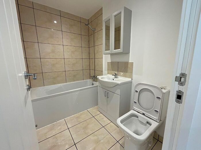 2 Bedroom Flat To Rent In Bell Hill Road, St George, Bristol, BS5