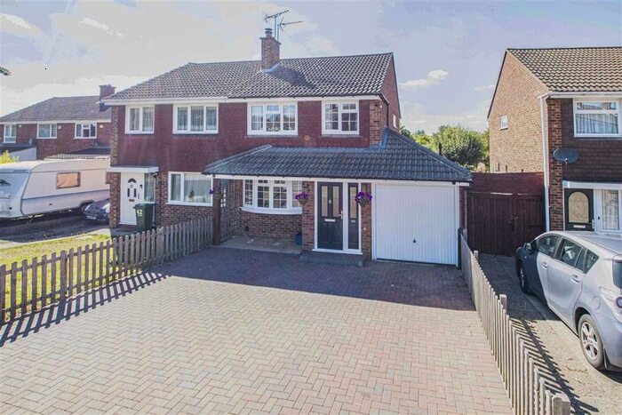 3 Bedroom Semi-Detached House To Rent In Hunter Drive, Bletchley, Milton Keynes, MK2