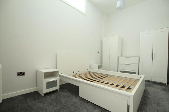 1 Bedroom Flat To Rent In Park Mills Court, Morley, LS27