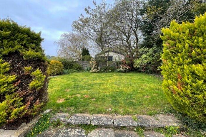 3 Bedroom Bungalow To Rent In Woodlands Park, Rhydaman, SA18