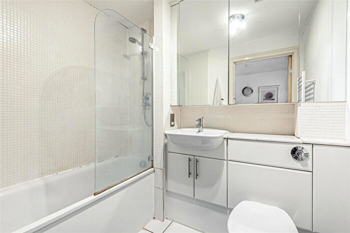 1 Bedroom Flat For Sale In Cassilis Road, London, E14