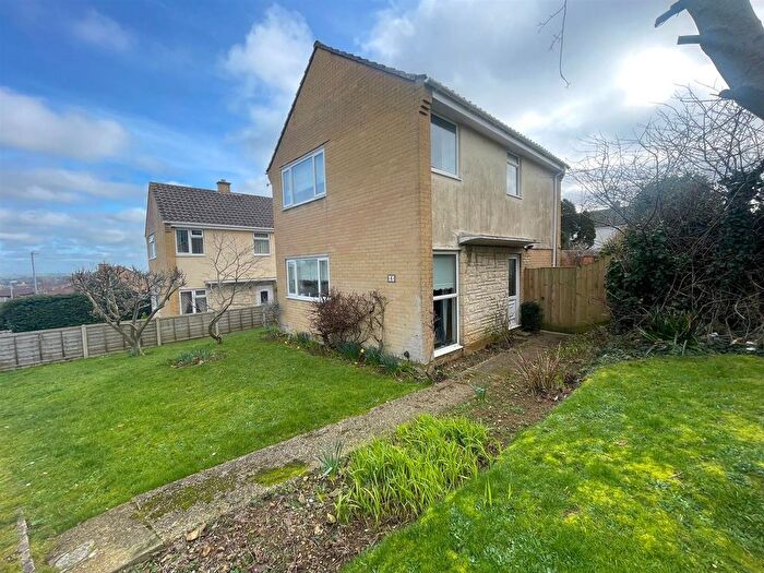 3 Bedroom Detached House For Sale In Parklands Walk, Crewkerne - No Onward Chain, TA18