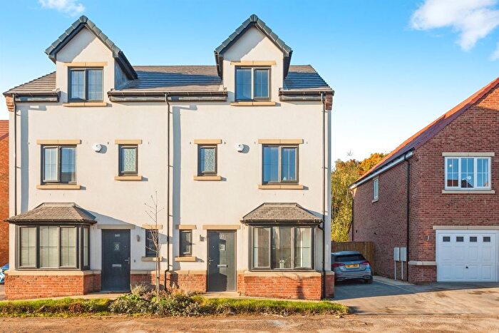 4 Bedroom Semi Detached House For Sale In Park Hill Way, Wakefield, WF1