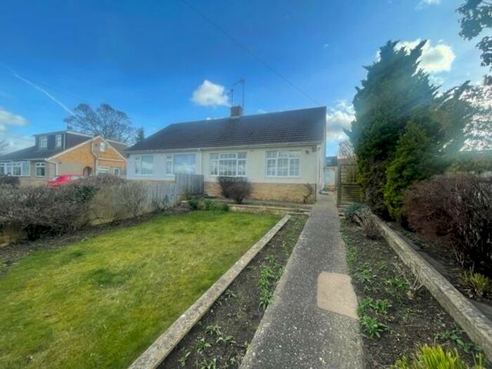 3 Bedroom Bungalow To Rent In Glebe Way, Hardingstone, Northampton, NN4