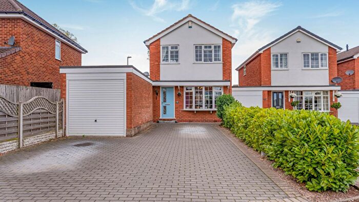 3 Bedroom Detached House For Sale In Darnel Hurst Road, Four Oaks, B75