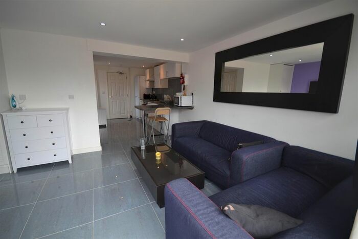 1 Bedroom Terraced House To Rent In George Street, Reading, Berkshire, RG1