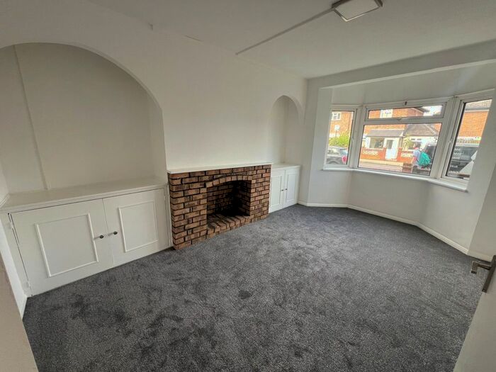 2 Bedroom Flat To Rent In Buchanan House, Brathway Road, Wandsworth, SW18