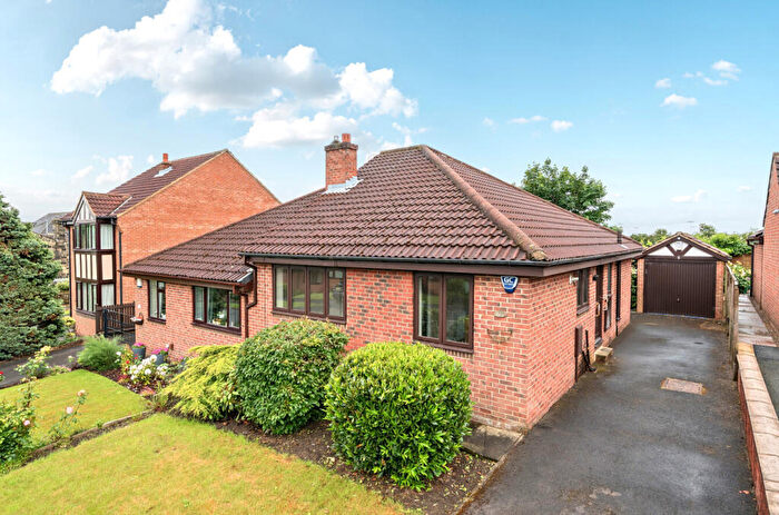 2 Bedroom Bungalow For Sale In Sycamore Chase, Pudsey, West Yorkshire, LS28