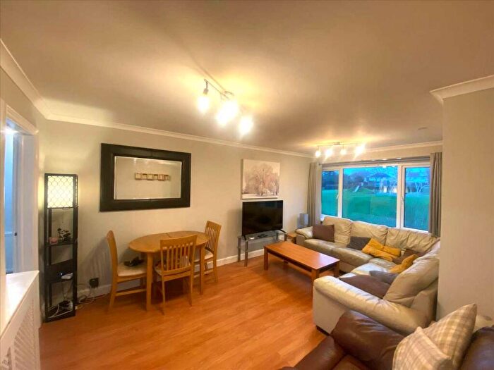 3 Bedroom Apartment To Rent In Leigh On Sea, SS9