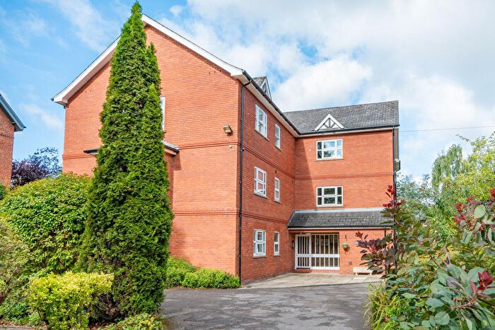 2 Bedroom Flat For Sale In St. Peters Court, York, YO30