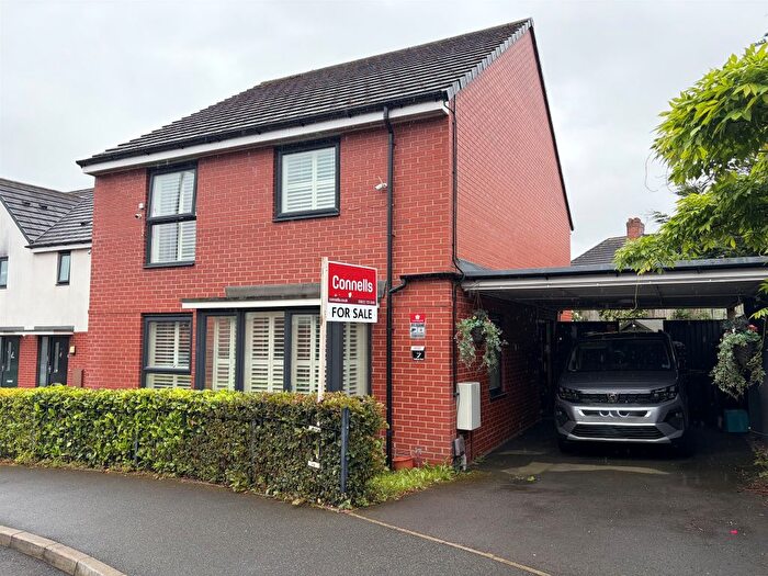 3 Bedroom Detached House For Sale In Redshank Road, Walsall, WS3