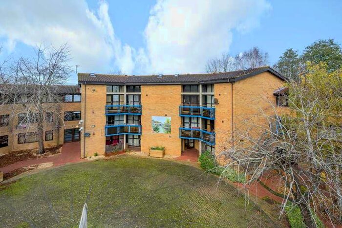 1 Bedroom Apartment To Rent In Riverside Court, Central Oxford, OX1