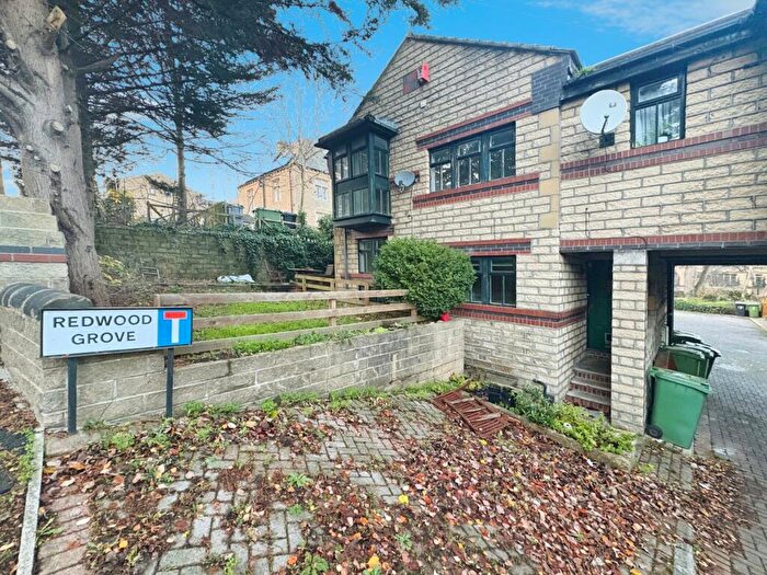 2 Bedroom House To Rent In Redwood Grove, Huddersfield, HD5