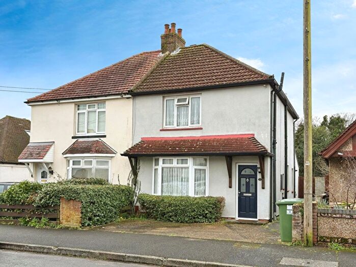 3 Bedroom Semi Detached House For Sale In Denzil Avenue, Netley Abbey, Southampton, SO31