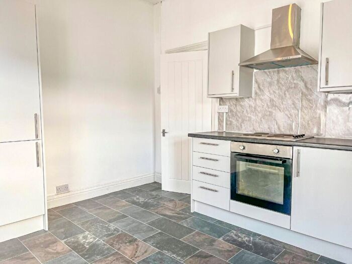 2 Bedroom Flat To Rent In Grimsby Road, Cleethorpes, DN35