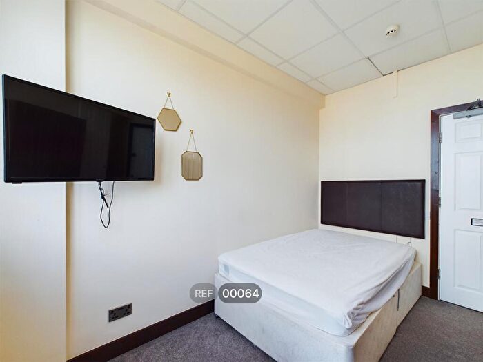 1 Bedroom Hotel Room To Rent In Anchor House, Anlaby Road, Hull, HU3