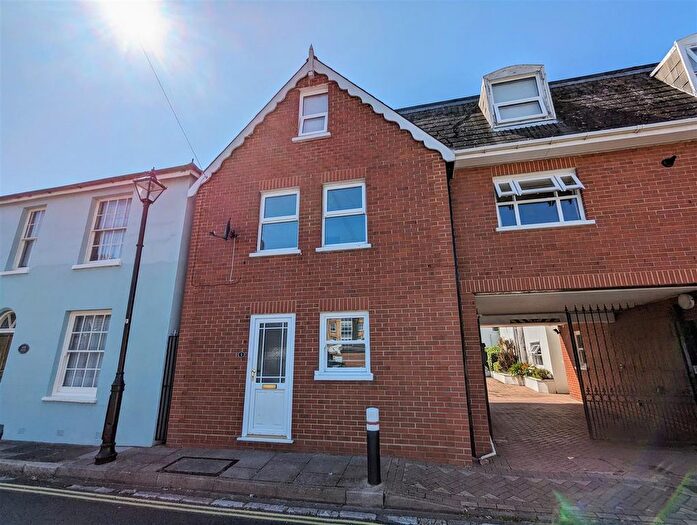 2 Bedroom Flat To Rent In Grace Court, Ashby Place, PO5