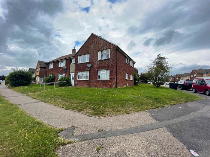 2 Bedroom Apartment To Rent In Gaywood Drive, Newbury, RG14