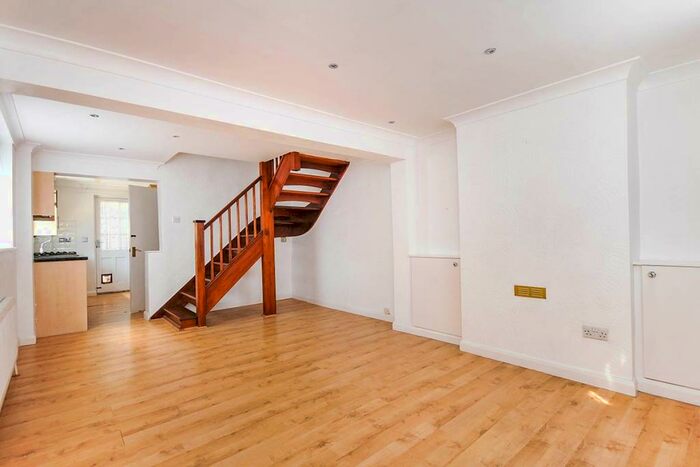 2 Bedroom End Of Terrace House To Rent In North Road, Bromley, BR1