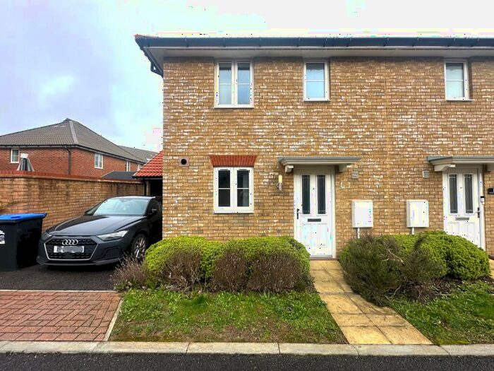 3 Bedroom House To Rent In Lamplight Gardens, Aylesham, Canterbury, CT3